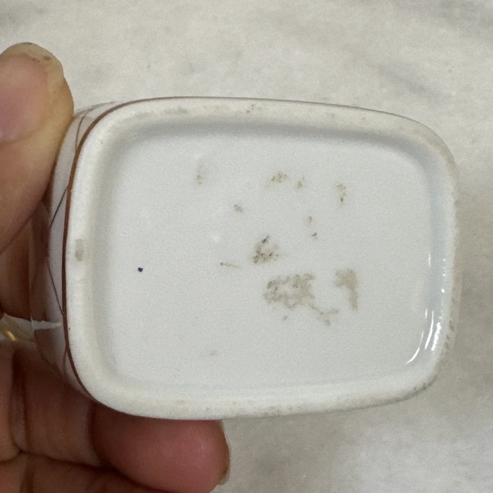 Vintage DAINTY PURPLE FLOWER gold white ceramic trinket jewelry box Japan